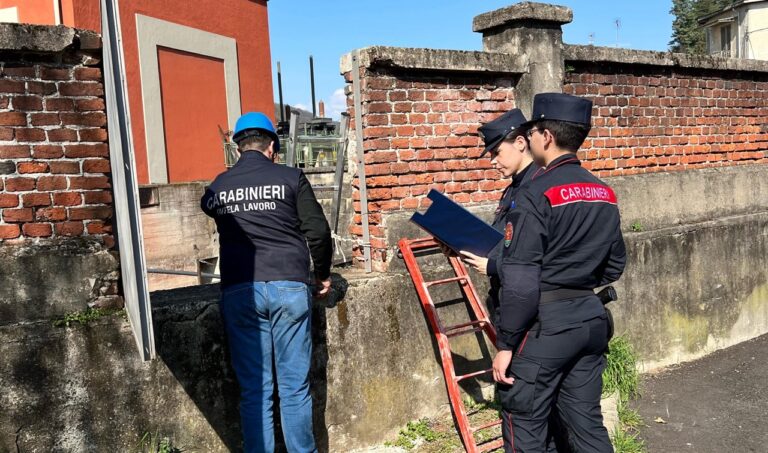 Il blitz dei carabinieri