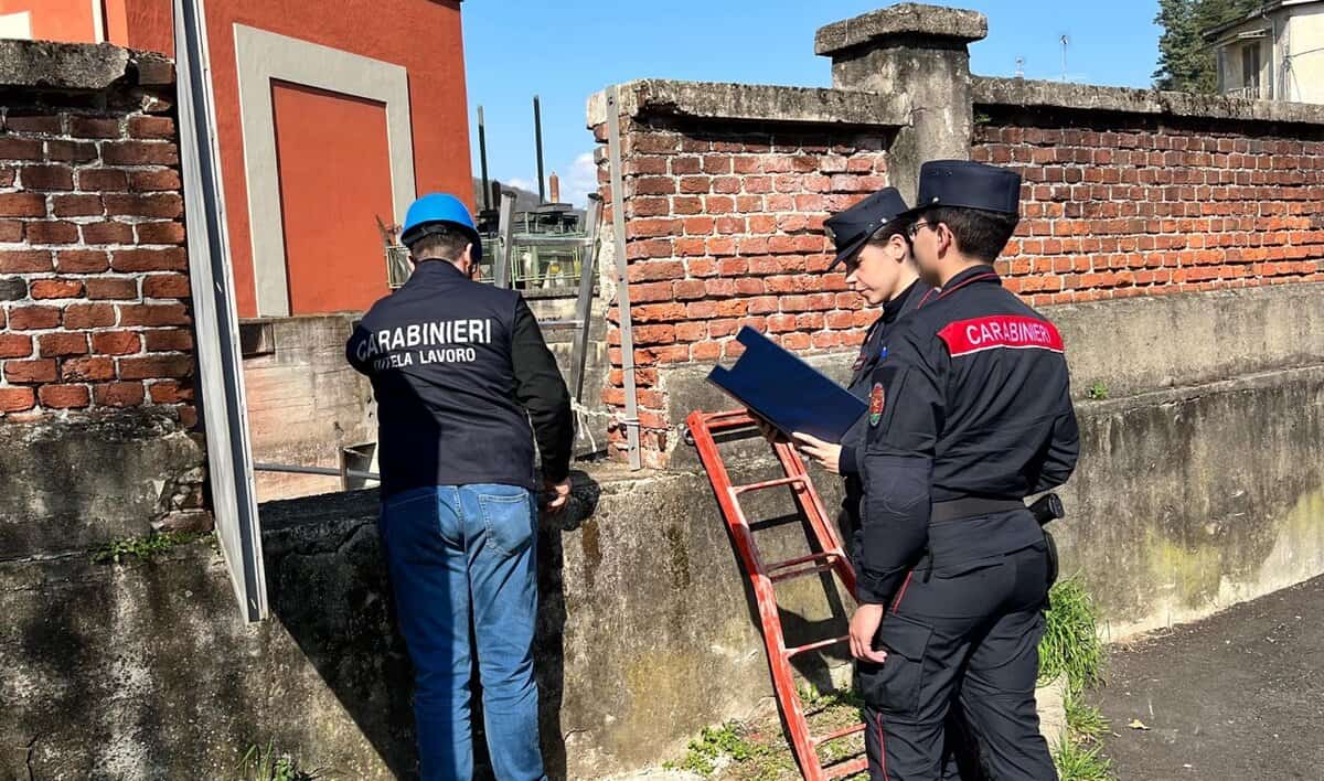 Il blitz dei carabinieri